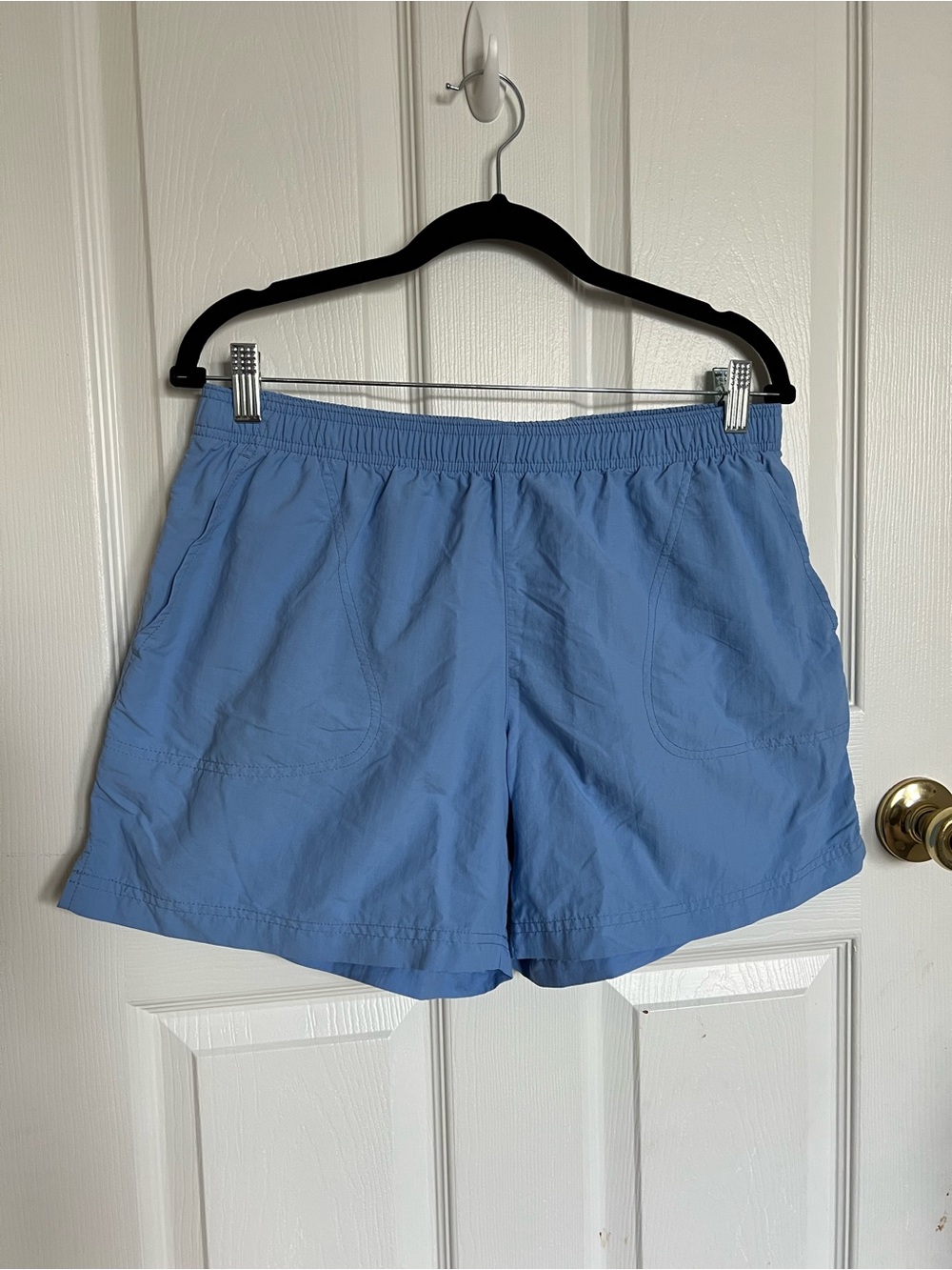 Columbia women’s Blue light weight athletic/utility Shorts Size L